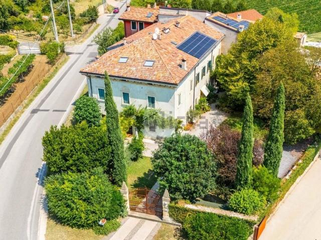 Casa in vendita a Mezzane Di Sotto, Veneto