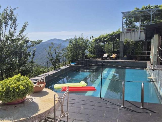 Casa in vendita a Avegno, Salto