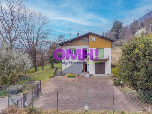 Casa in vendita a Cittiglio, Varese