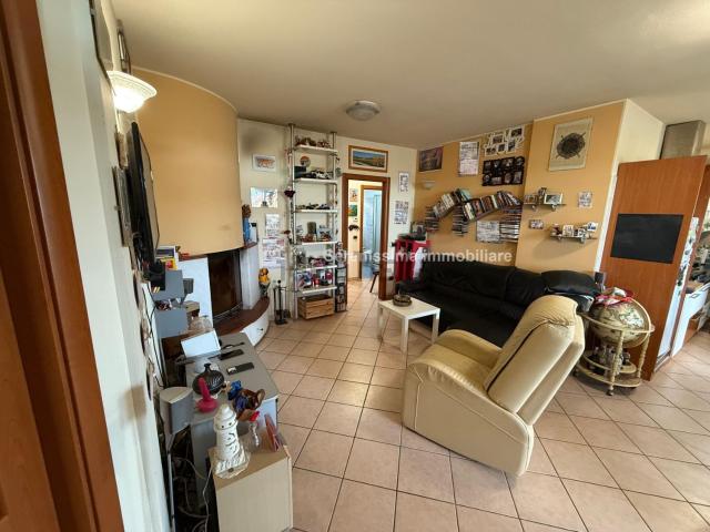 Casa in vendita a Padiglione, Marche