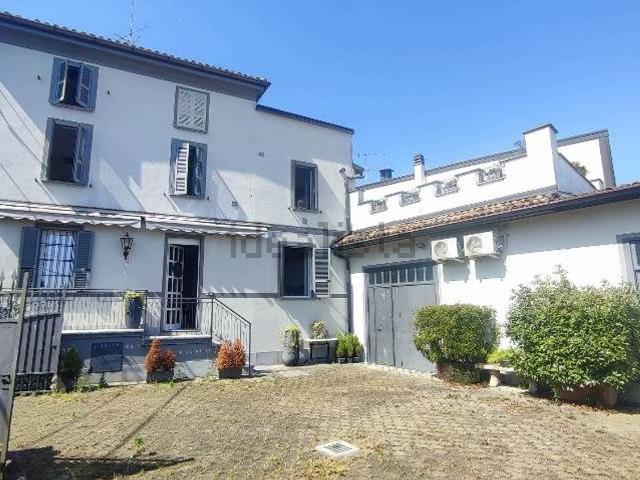 Casa in vendita a Rovescala, Lombardia