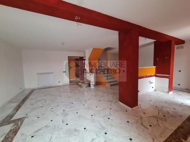 Casa in vendita a Sarzana, Liguria