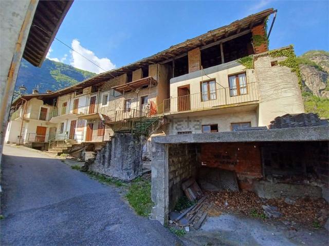 Casa in vendita a Donnas, Aosta