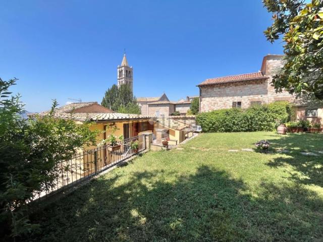 Casa in vendita a Assisi, Umbria