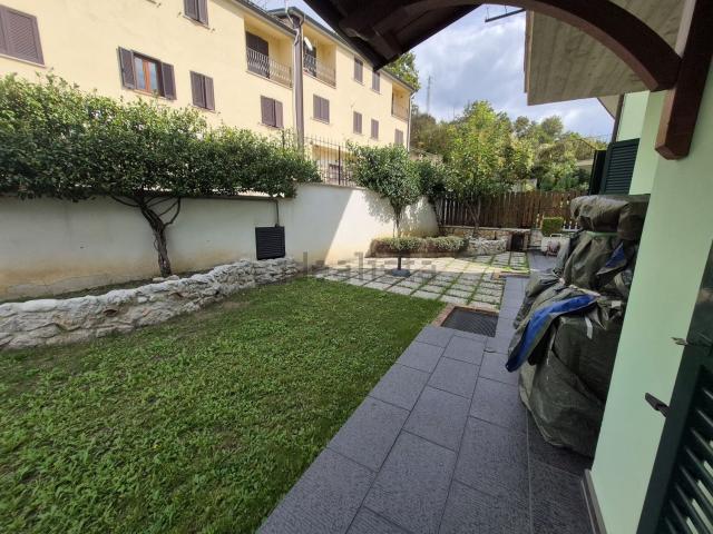 Casa in vendita a Carsoli, L'Aquila