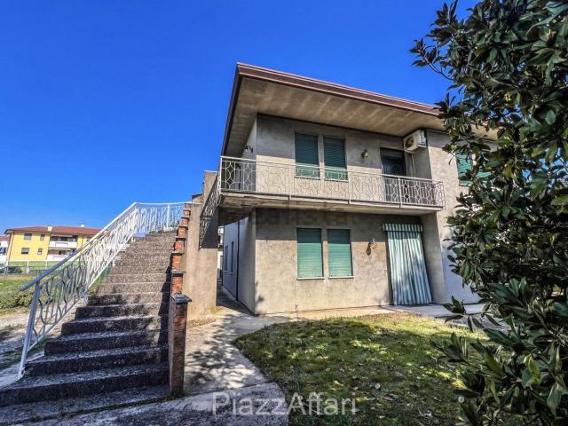 Casa in vendita a Brugine, Veneto