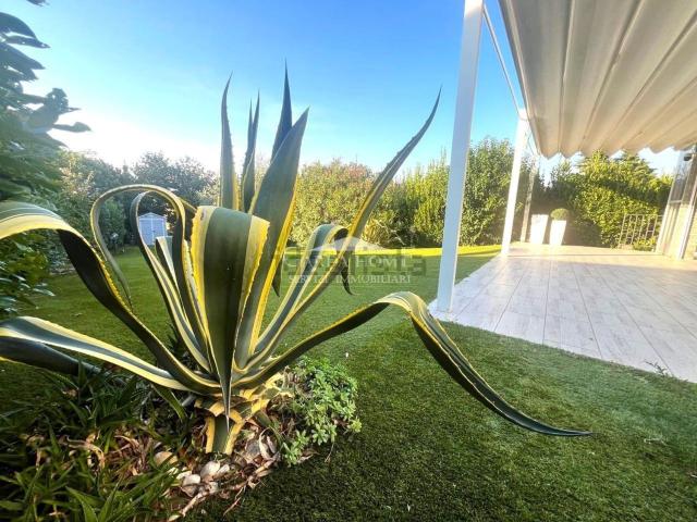Casa in vendita a Rivoltella del Garda, Desenzano del Garda
