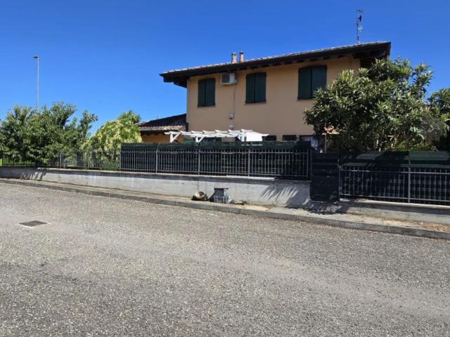 Casa in vendita a Vistarino, Lombardia