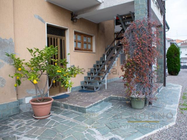 Casa in vendita a Origgio, Lombardia