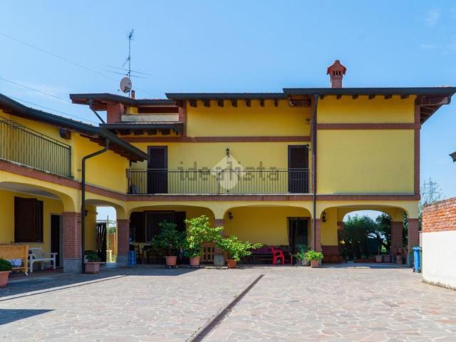 Casa in vendita a Mediglia, Lombardia