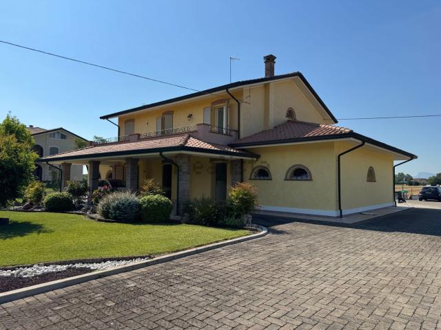 Casa in vendita a San Mauro Pascoli, Reggio Emilia