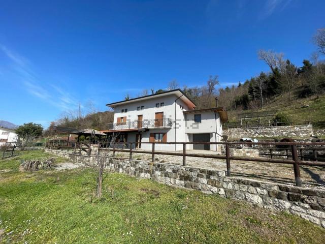 Casa in vendita a Artegna, Friuli-Venezia Giulia