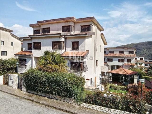 Casa in vendita a Calabria, Cosenza