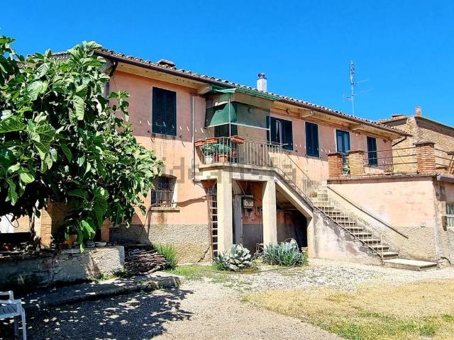 Casa in vendita a Deruta, Umbria