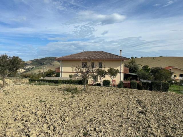 Casa in vendita a Atri, Abruzzo