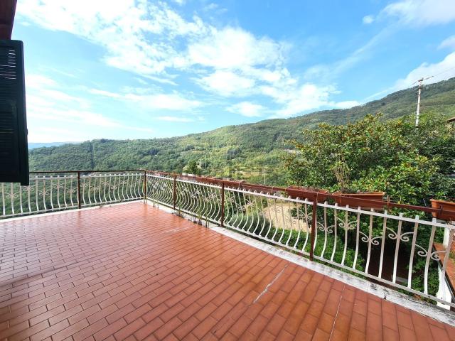 Casa in vendita a Aquila Di Arroscia, Liguria