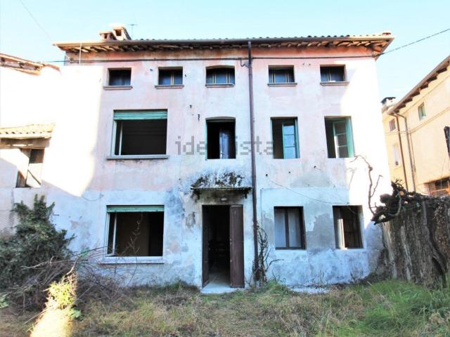 Casa in vendita a Chiuppano, Veneto
