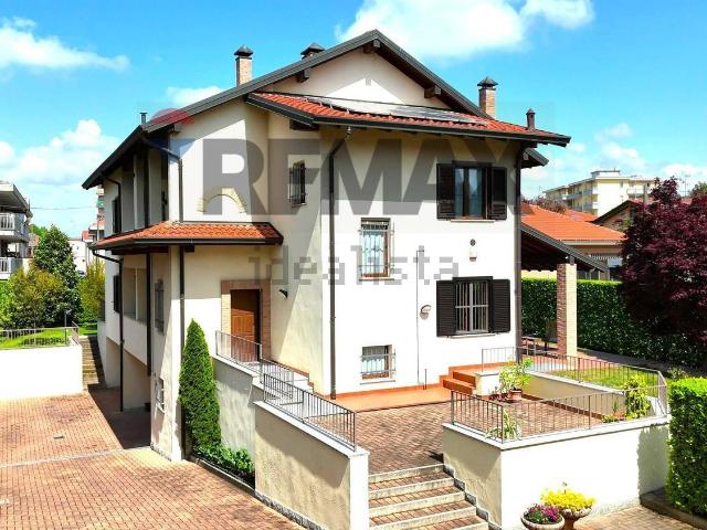 Casa in vendita a Busto Arsizio, Lombardia