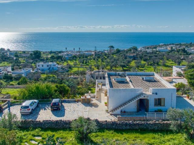 Casa in vendita a Marina di Felloniche, Puglia