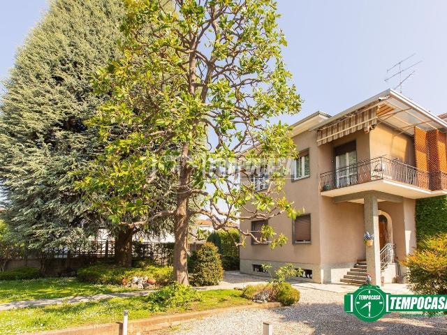 Casa in vendita a Busto Arsizio, Lombardia