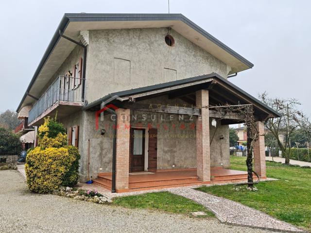 Casa in vendita a Ponzano Veneto, Barrucchella