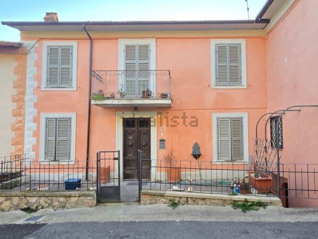 Casa in vendita a Castiglione In Teverina, Lazio