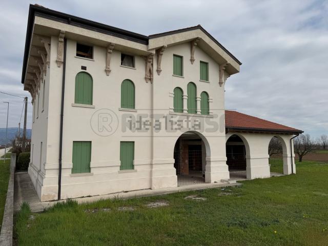 Casa in vendita a Sandrigo, Veneto