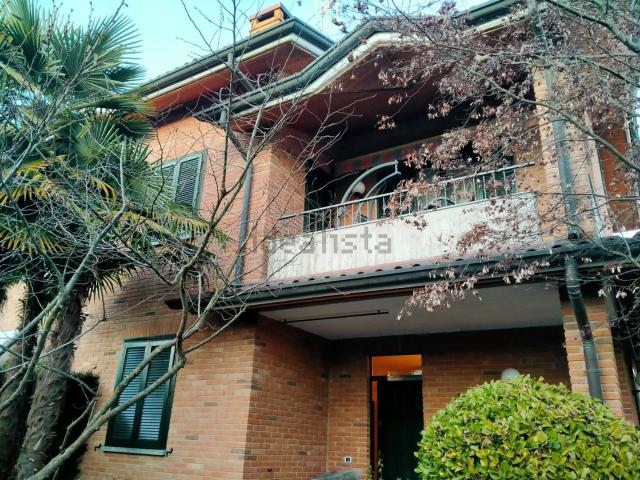 Casa in vendita a Pineta, Tradate