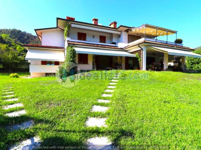 Casa in vendita a Villongo, Lombardia