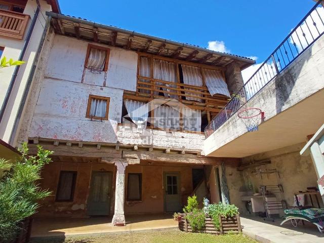 Casa in vendita a Rovetta, Lombardia