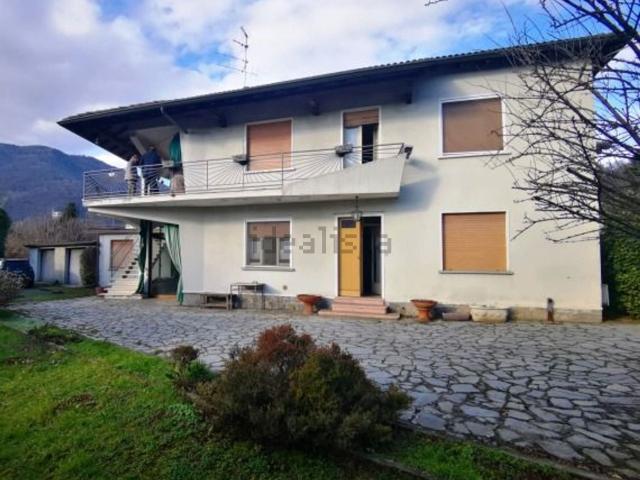 Casa in vendita a Casnigo, Lombardia