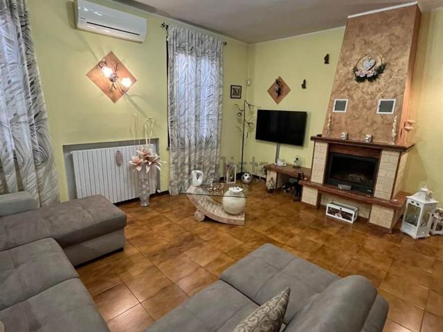 Casa in vendita a Bassa Reggiana, Re