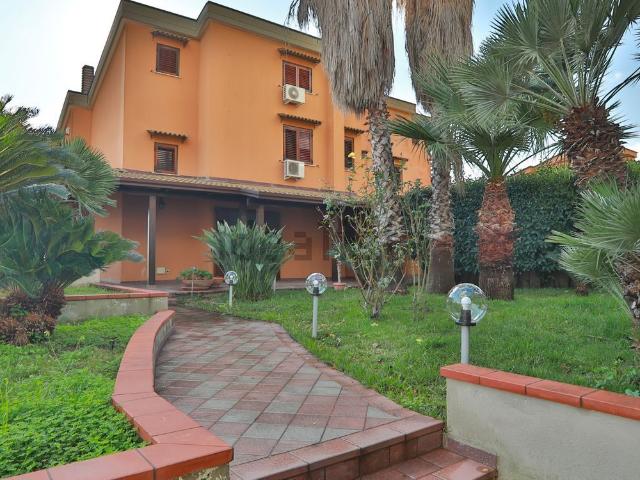 Casa in vendita a Villaggio Santa Rosalia, Monreale