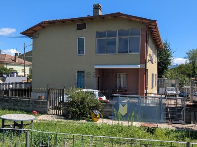 Casa in vendita a Maratta Alta, Terni