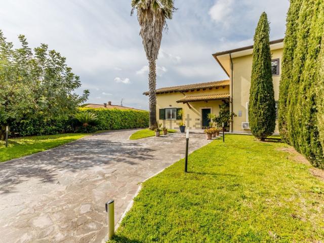 Casa in vendita a Piccarello, Latina