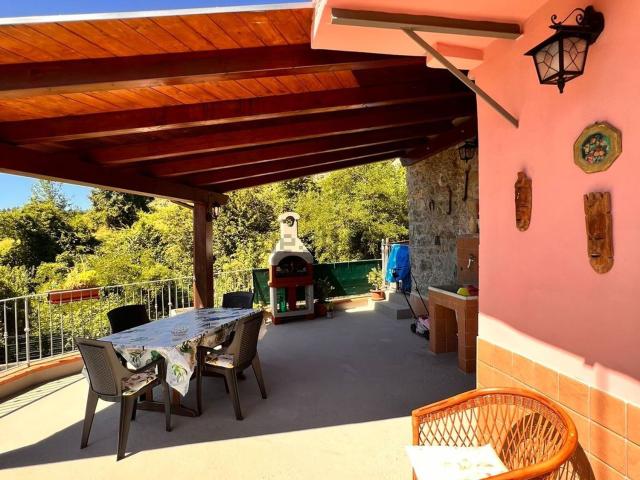Casa in vendita a Beverino