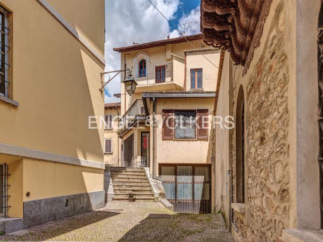 Casa in vendita a Gravedona ed Uniti, Gravedona