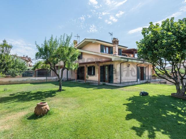 Casa in vendita a Quartiere Cipollaro, Roma Capitale