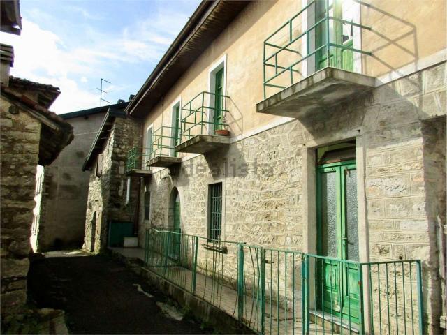 Casa in vendita a Portola, Roncola
