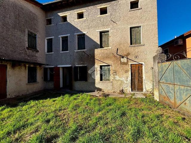 Casa in vendita a Pieve Di Soligo, Veneto