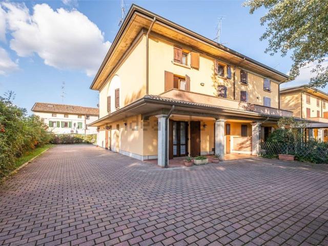 Casa in vendita a Pianura Reggiana, Re