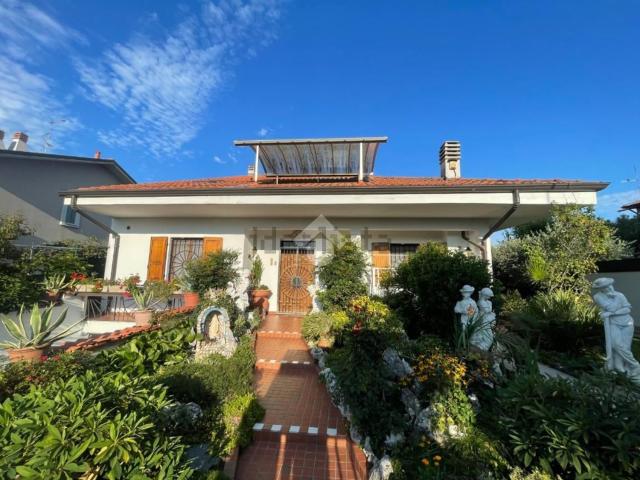 Casa in vendita a Busnago, Lombardia