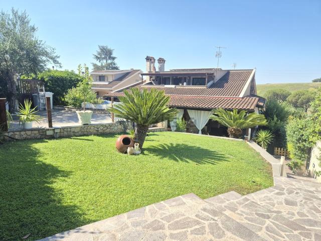 Casa in vendita a Guidonia Montecelio, Roma Capitale
