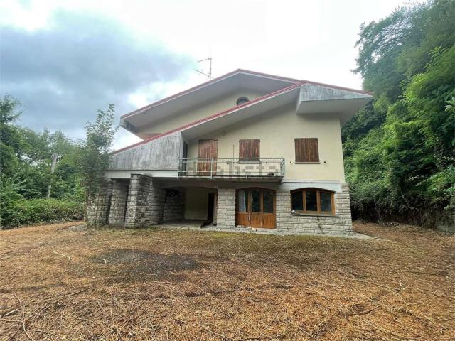 Casa in vendita a Unione dei comuni del Frignano, Serramazzoni