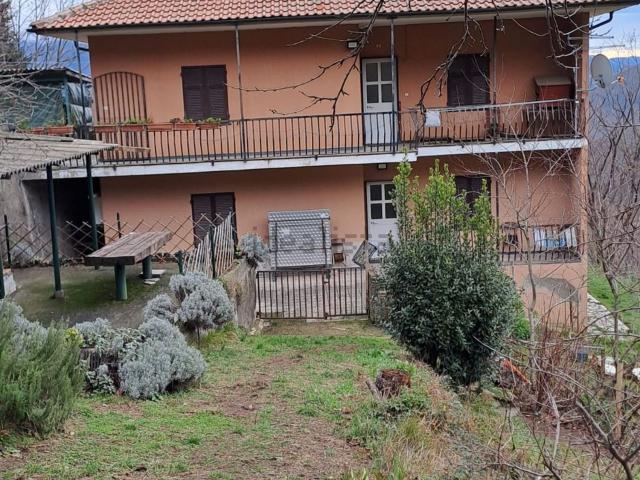 Casa in vendita a Maissana, Liguria