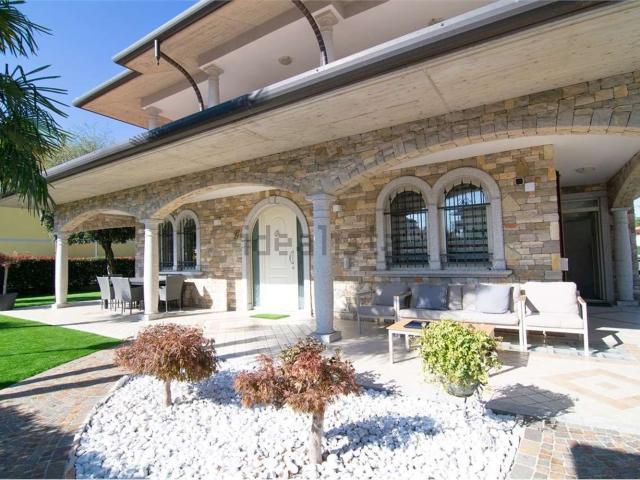 Casa in vendita a Boltiere, Bergamo