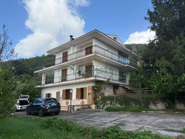 Casa in vendita a Fisciano, Campania