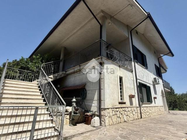 Casa in vendita a Cervinara, Campania