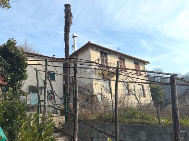 Casa in vendita a Serra Riccò, Liguria