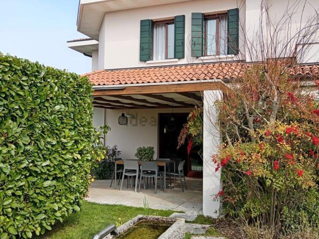 Casa in vendita a Lanzago, Silea